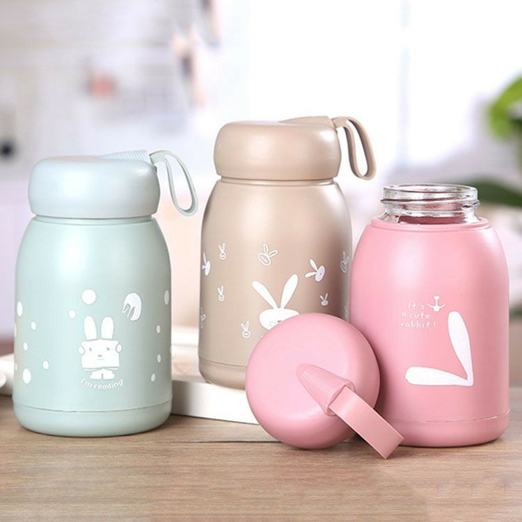 Petites gourdes isothermes en acier inoxydable affichent un motif lapin mignon sur le devant
